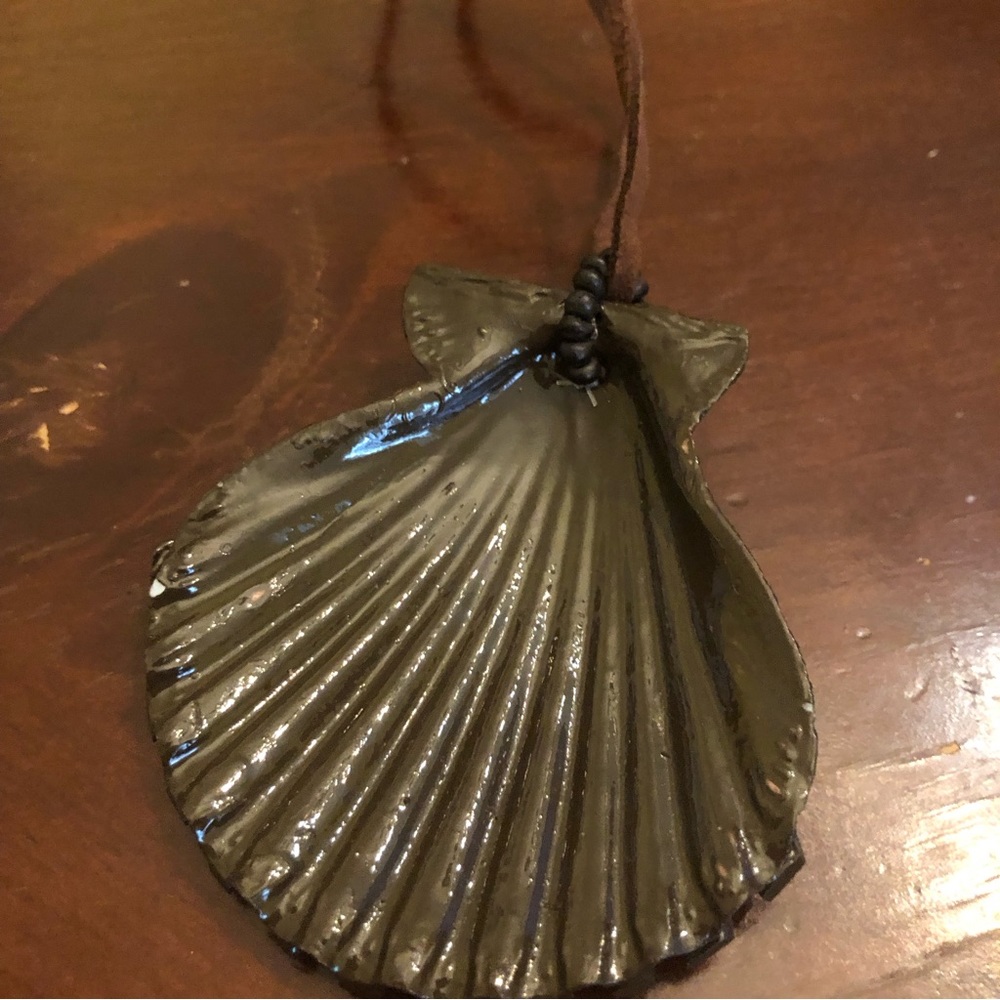 Shell Pendant Necklace with Brown Cord Women's Brown/Gray - Picture 6 of 9